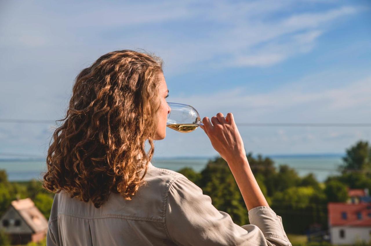 Апарт готель Domaine Edegger - Organic Winery Badacsony Бадачоньтомай Екстер'єр фото